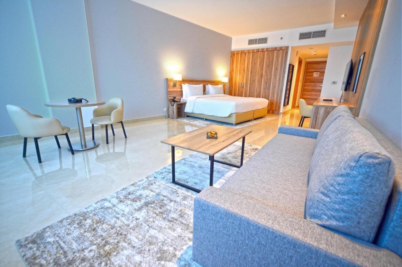 Pyramisa Hotel Apartments Dubaï Extérieur photo